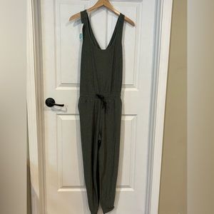 Market and spruce active sybelle razorback, jumpsuit olive size medium NWT